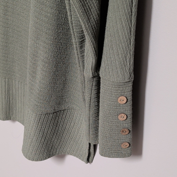 Westbound Sage Button Sleeve Tunic - Picture 3 of 6